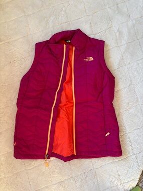 The North Face Women’s Magenta Orange Vest